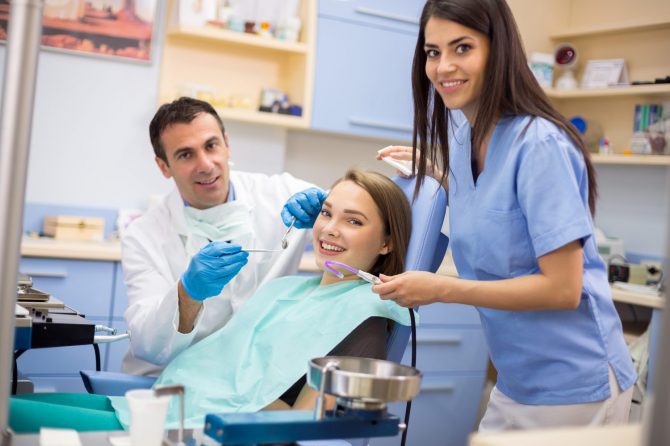 bigstock-Girl-at-dentist-in-dentist-cli-118390988-1-670x446 Crown and Bridge dentist Hartland